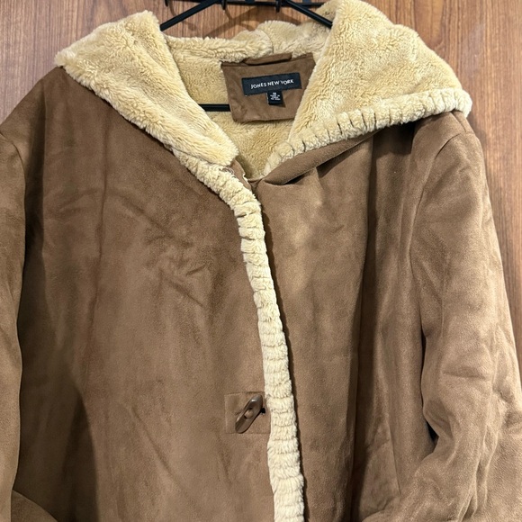 Jones New York Jackets & Blazers - Jones New York Women's Tan Teddy Jacket with Cream Lining